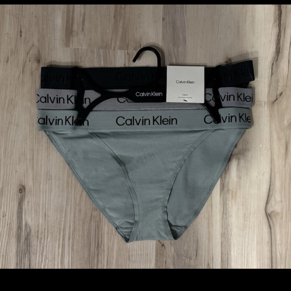 NWT Calvin Klein 3 pack Bikini Cotton Panties underwear green colors Size M